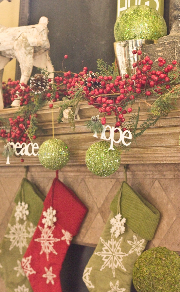 décoration-cheminée-Noël-2014-couleurs-typiques