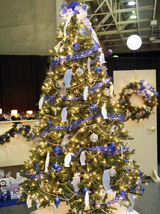 décoration-de-Noël-sapin-guirlandes-bleus-blancs