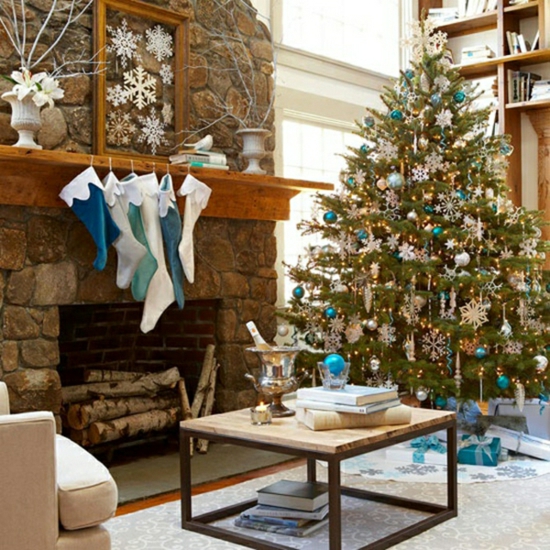 décoration-de-Noël-sapin-idée-originale-chaussettes-décoratives