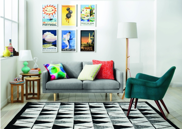 décoration intérieure décoration-intérieure-22-idées-colorées-salle-séjour-coussins-multicolores-tapis-motifs-noir-blanc-fauteuil-vert