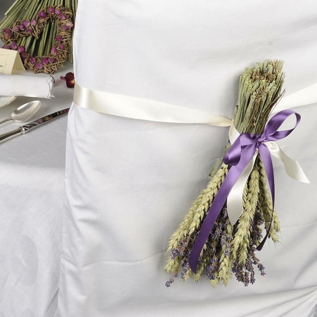 décoration de mariage en lavande chaise-bouquet-épis-blé
