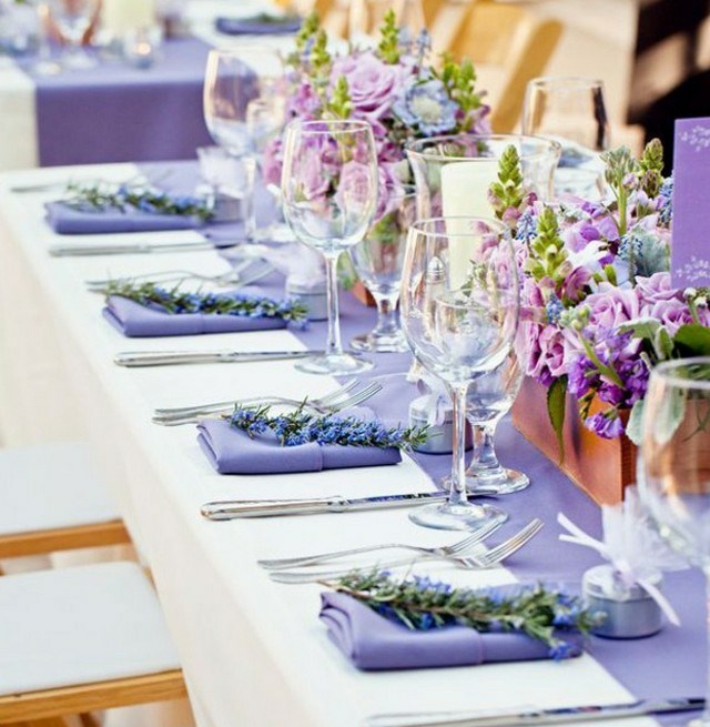 décoration de mariage en lavande serviettes-violettes