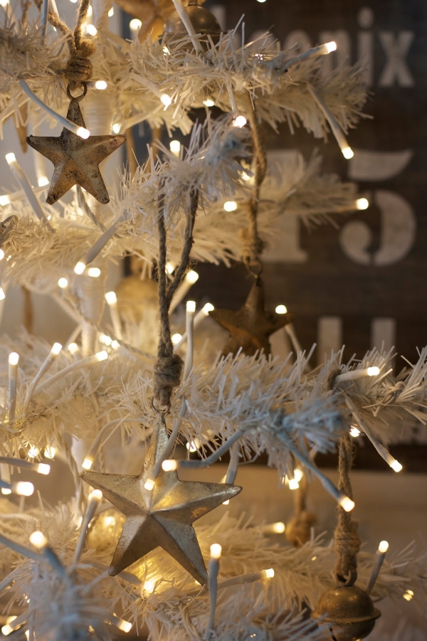 décorer le sapin de Noël blanc-guirlandes-lumineuses-LED