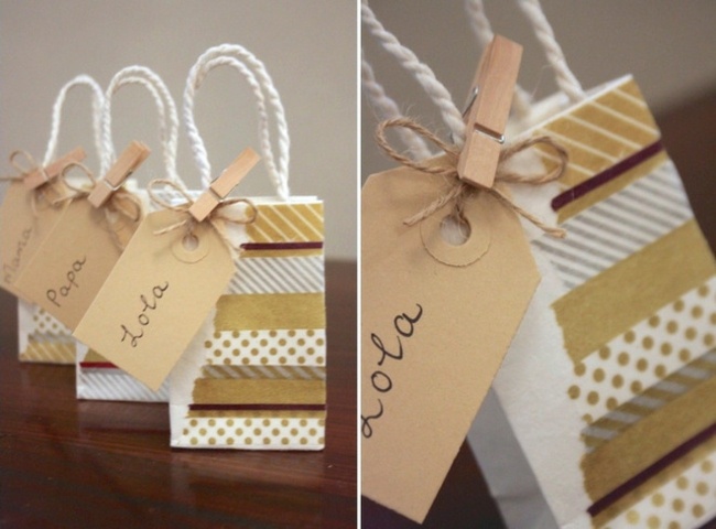 déco-arbre- Noël-DIY-papier-musique-tutoriel-petits-sacs-papier-blanc-cartes-messages