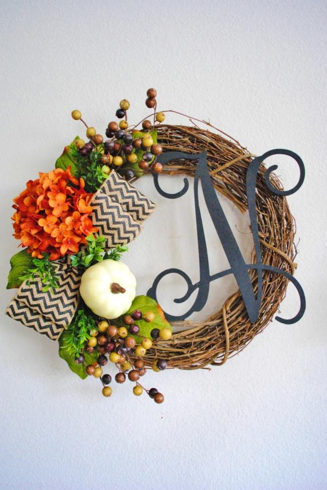 déco-automne-couronne-porte-ruban-chevron-baies