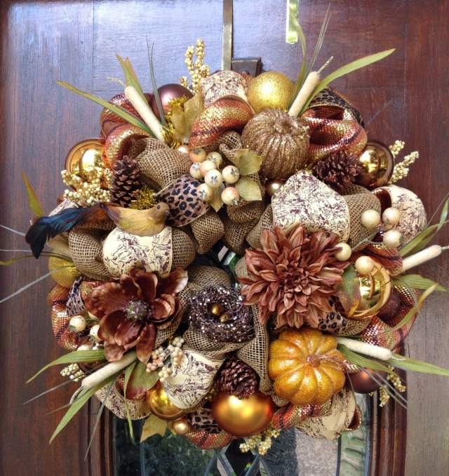 déco-automne-porte-entrée-couronne-riche
