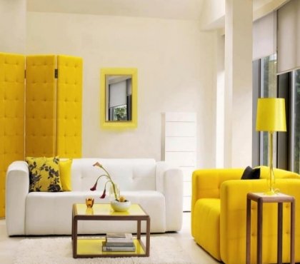 déco-intérieur-maison-idée-originale-accents-jaunes-canapé-blanc