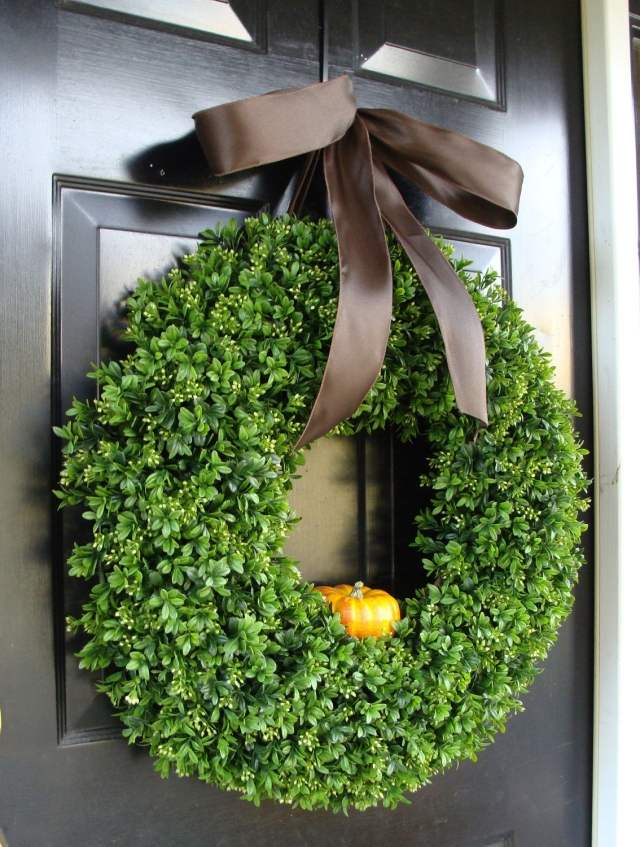 déco-magnifique-porte-entrée-couronne-verte