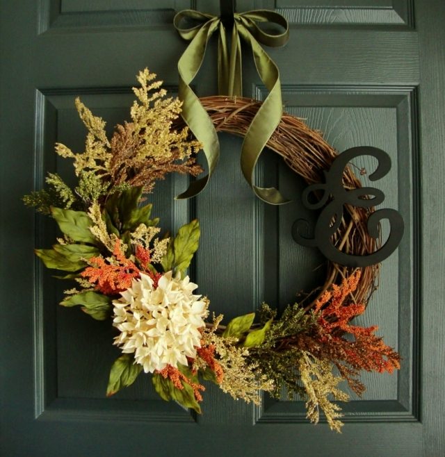 décoration-automnale-DIY-couronne-porte-fleurs-automnales