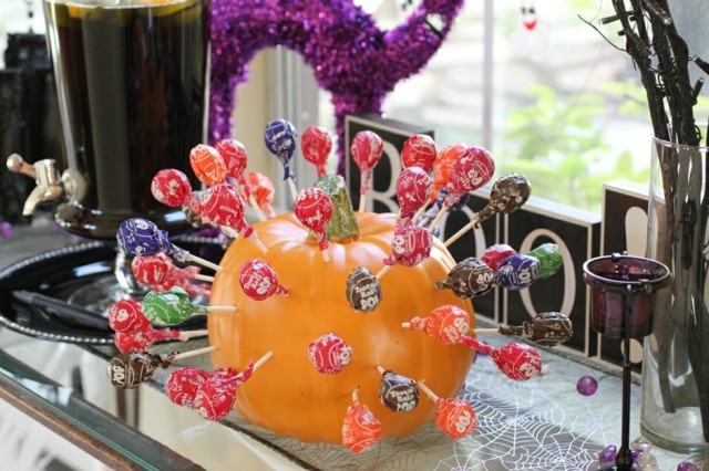 décoration-automnale-DIY-idée-originale-sucette-citrouilles