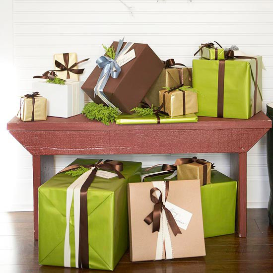 décoration-de-Noël-joyeux-Noël-cadeaux-sympas-table-bois
