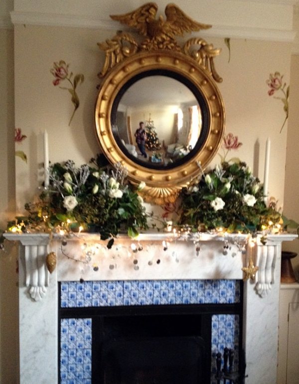 décoration-de-Noël-manteau-de-cheminée-miroir-rond