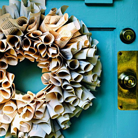 décoration-de-Noël-porte-entrée-couronne-feuilles-papier