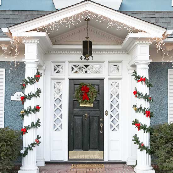 décoration-de-Noël-porte-entrée-couronne-guirlande