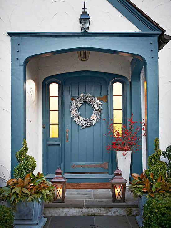 décoration-de-Noël-porte-entrée-couronne-porte-matériaux-naturels