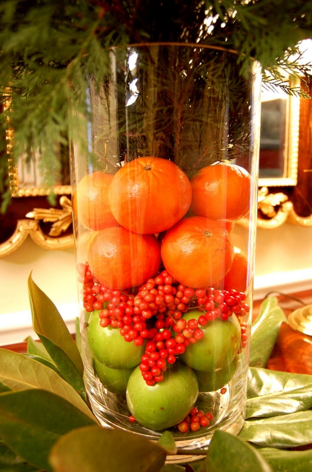 décoration-table-Noël-originale-vase-fruits-baies