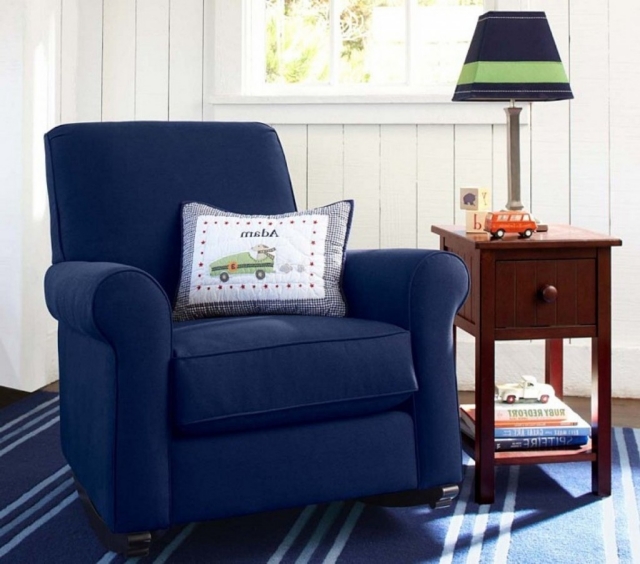 fauteuil-bascule-bleu-marine-chambre-garçon