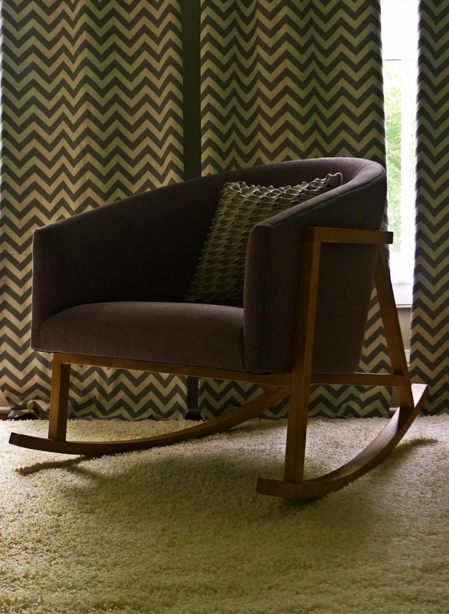 fauteuil à bascule design Ryder-rocking-chair-west-elm