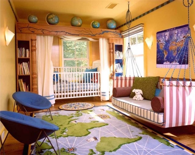 fauteuils-enfant-bleus-chambre-mixte-thème-voyage