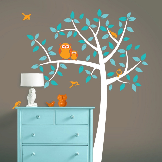 idée-originale-décoration-chambre-bébé-thème-hibou-arbre