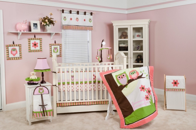 idée-originale-décoration-chambre-bébé-thème-hibou-couverture