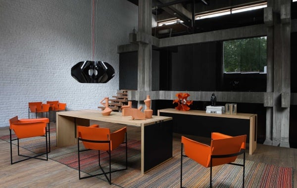 idée-originale-meubles-salle-à-manger-Roche-Bobois-style-rustique-couleur-orange