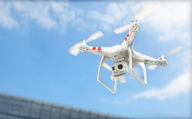 idées-cadeaux-Noël-drone-Quadrocopter-GoPro