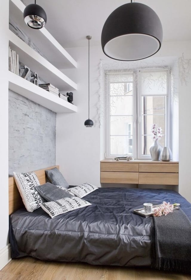 idées déco chambre idées-déco-chambre-coucher-couleurs-suspensions-noires-couverture-lit-gris-foncé-étagères-blanches