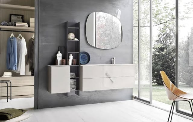 idées-salle-de-bains-meubles-originaux-collection-Start-forme-asymetrique-miroir-chaise-sous-lavabo