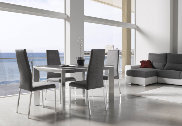 idée-originale-déco-salle-à-manger-table-rectangulaire-grise