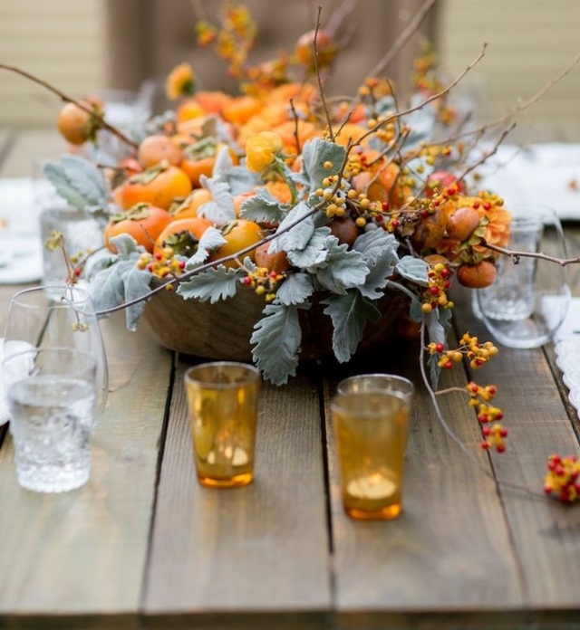 idée-décoration-table-automne-kakis-brindilles