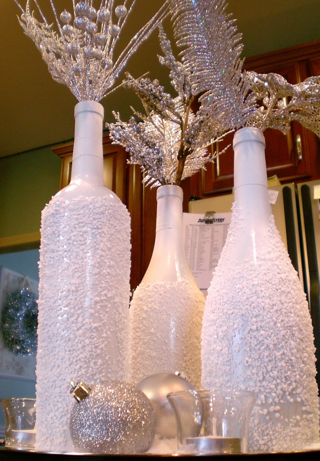 idée-table-Noël-bouteilles-neige-artificielle-poudre