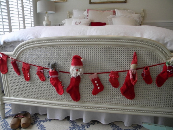 idées-de-déco-Noël-DIY-chausettes-tete-pere-Noël