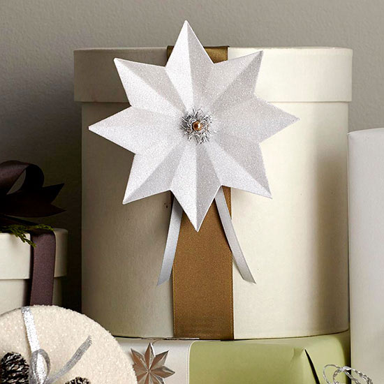 idées-déco-Noël-DIY-étoile-papier-blanc-décorative