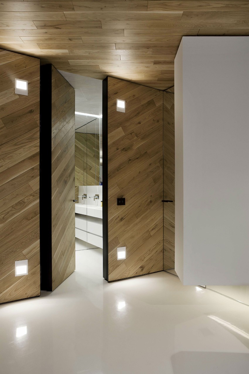 loft-luxe-Red-Apple-projet-Studio-Mode-porte-salle-bains-bois