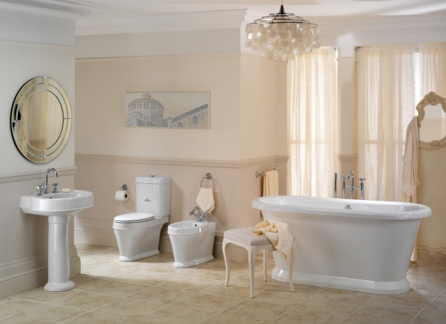 luminaire-salle-bains-25-photos-lustre-élégant-nacre-salle-bains-beige-blanc