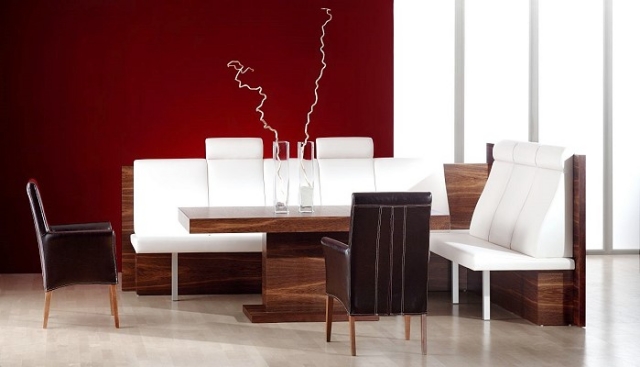 meuble-salle-à manger-table-canape-blanc-chaises-table-manger