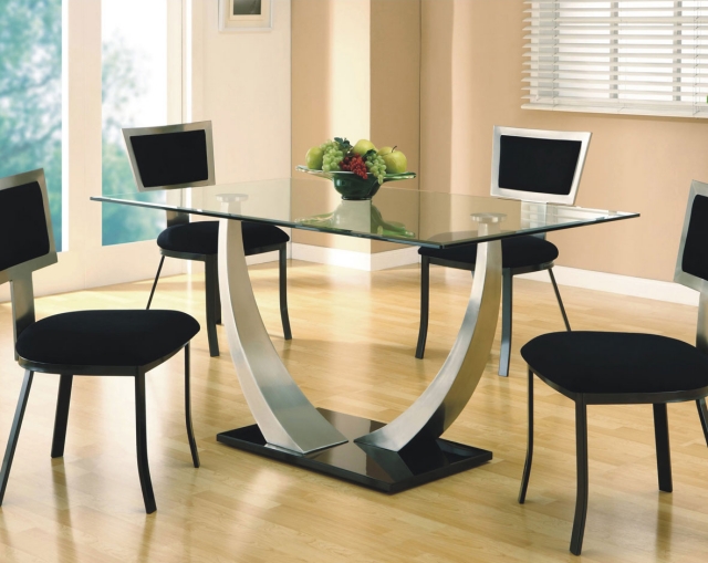 meuble salle à manger table-rectangulaire-verre-chaises-noires