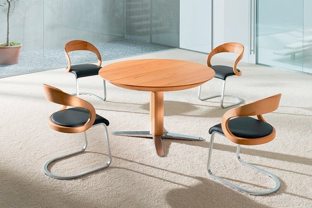 meuble-salle-à manger-table-ronde-chaises-couleurs-bois
