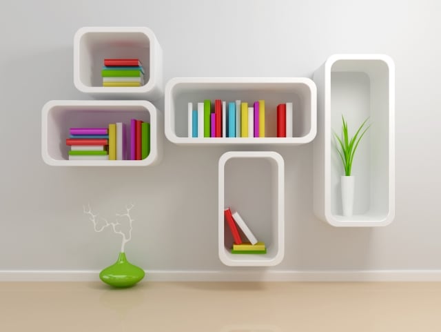meuble-salon-idée-originale-rangement-livres-étagères-modernes-blanches