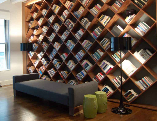 meuble-salon-idée-originale-rangement-livres-étagères-bois