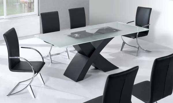 meubles-salle-à-manger-moderne-table-rectangulaire-chaises-noires