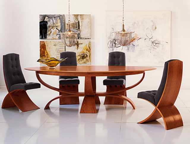 salle-à-manger-moderne-table-ovale-chaises-bois