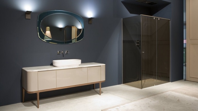 salle de bain design salle-bain-design-unique-originale-Antonio-Lupi-miroir-ovale-meuble-vasque-blanc-bois-cabine-douche