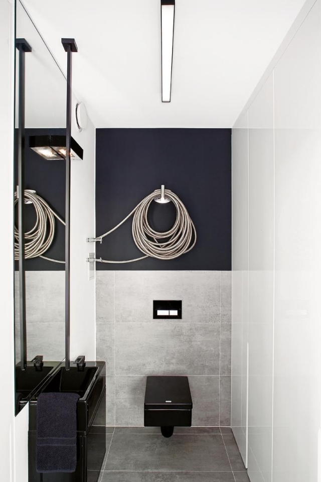salle-bain-toilette-wc-carré-suspendu-noir