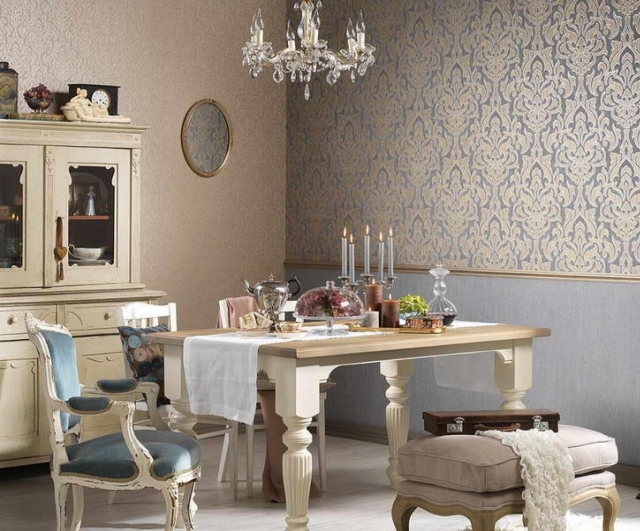 salle-manger-baroque-papier-peint-mobilier-lustre