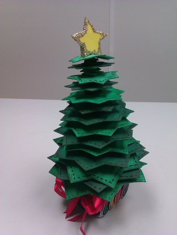 sapin de Noël original DIY-idée-papier-vert