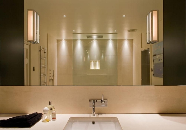 spots-ancastrés-plafonniers-salle-bain-moderne