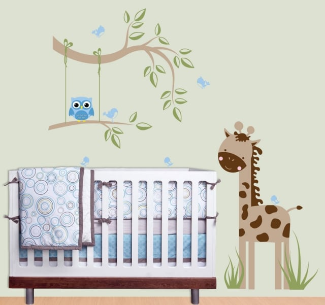 stickers-chambre-bébé-23-belles-idées-décoration-murale-girafe-hiboux-bleu-branches