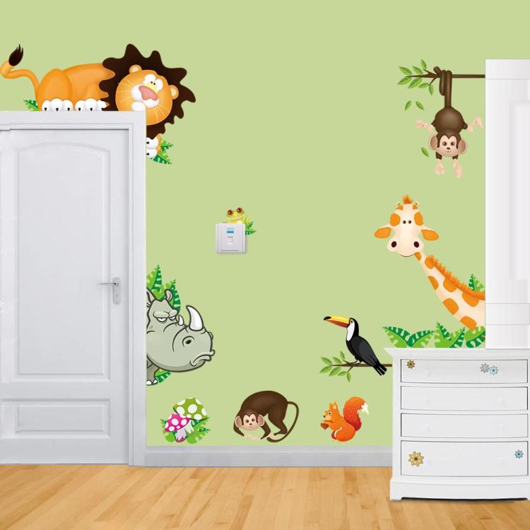 stickers-chambre-bébé-motifs-animaux-peinture-vert-anis-mobilier-blanc-laqué